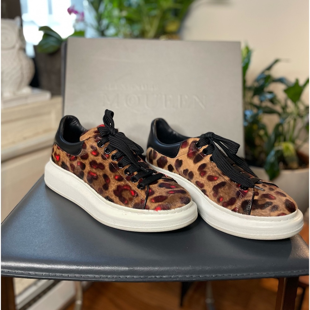 Alexander McQueen Women's Sneaker Size 40 EU / 10US / Pre Owned